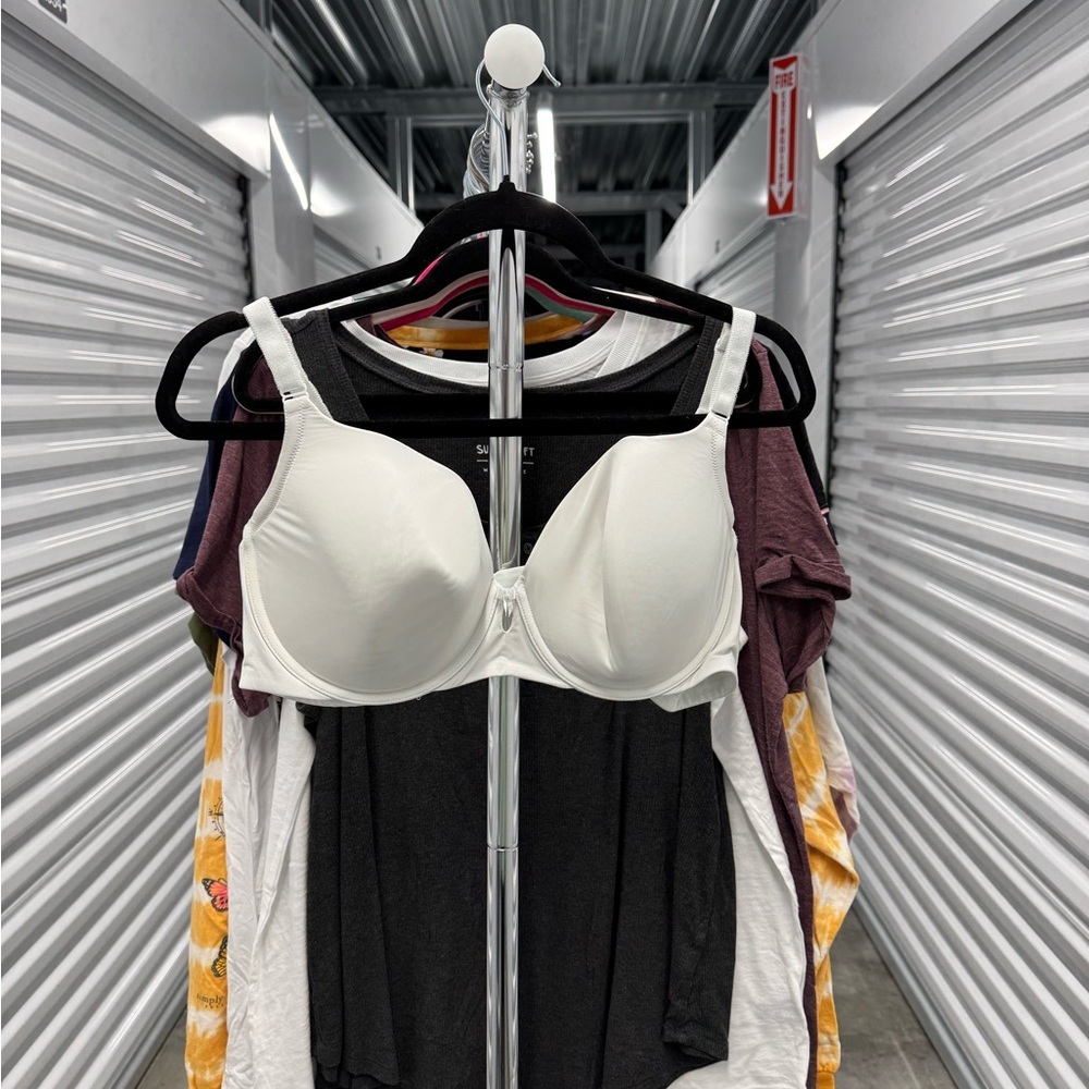 Torrid Curve | T-Shirt Bra in White | size 42C